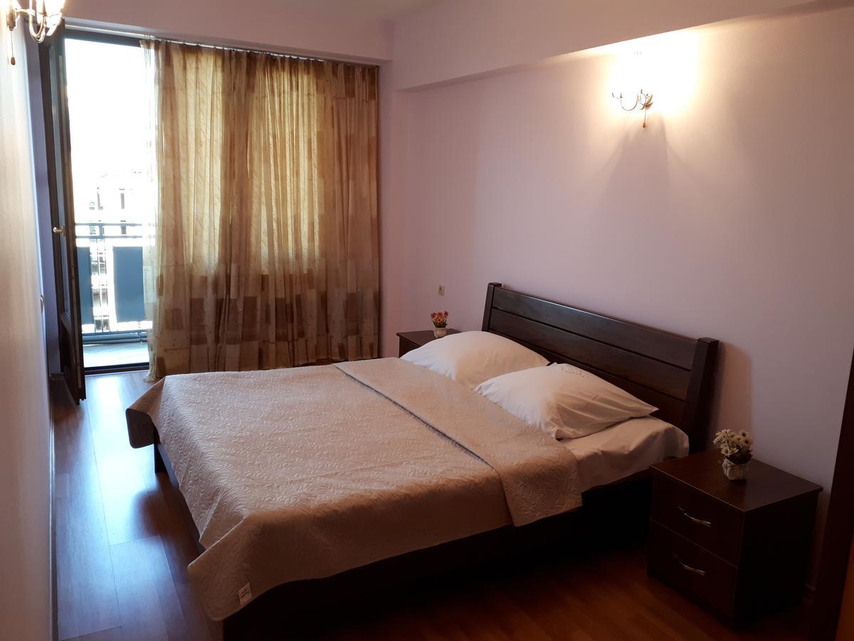 Apartment Archil Batumi Esterno foto